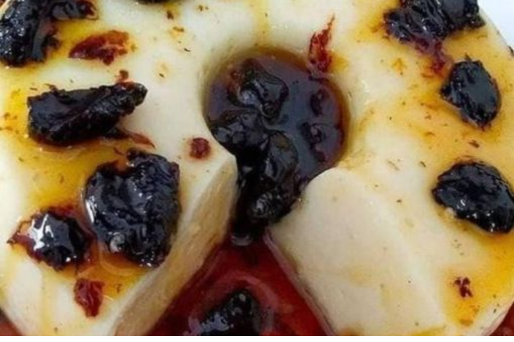 Manjar de Coco Irresistível com Calda de Ameixa Deliciosa: A Sobremesa que Vai te Surpreender!