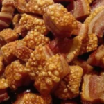 Torresmo Crocante Irresistível com Pele de Porco Suculenta: O Petisco dos Deuses!