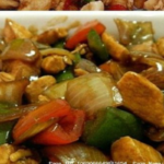 Frango Xadrez Colorido com Amendoim e Molho Irresistível – Uma Explosão de Sabores na Sua Cozinha!