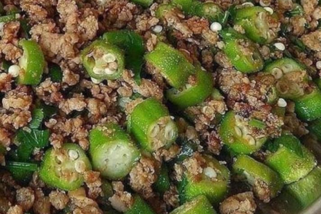 Carne Moída Crocante com Quiabo: Uma Delícia que Surpreende!